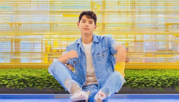 Adam二階矩正規化較SGD收斂